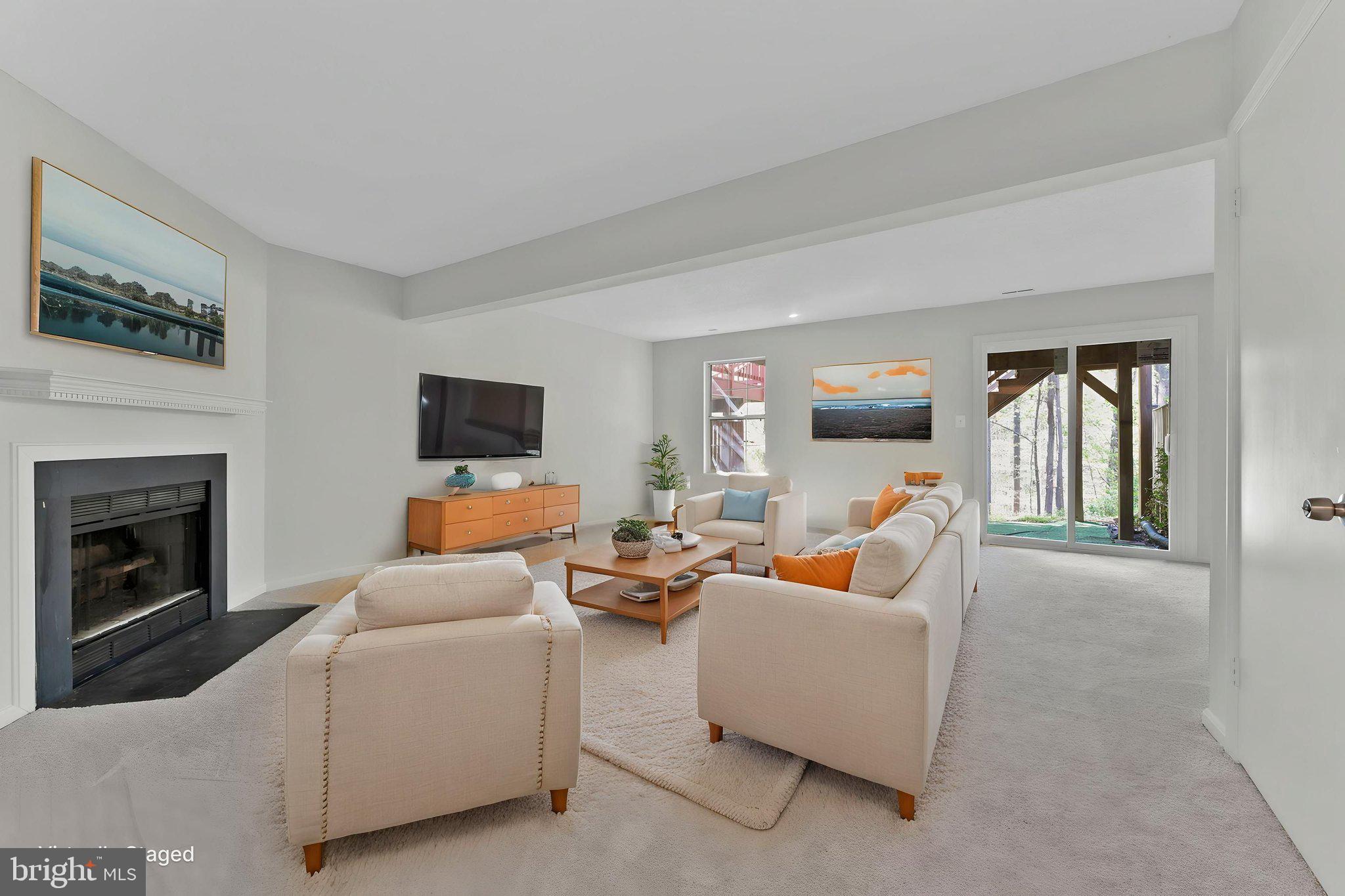 BURTONSVILLE - Residential