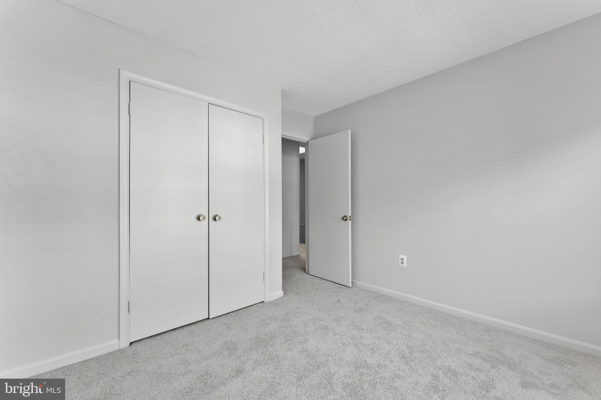 BURTONSVILLE - Residential