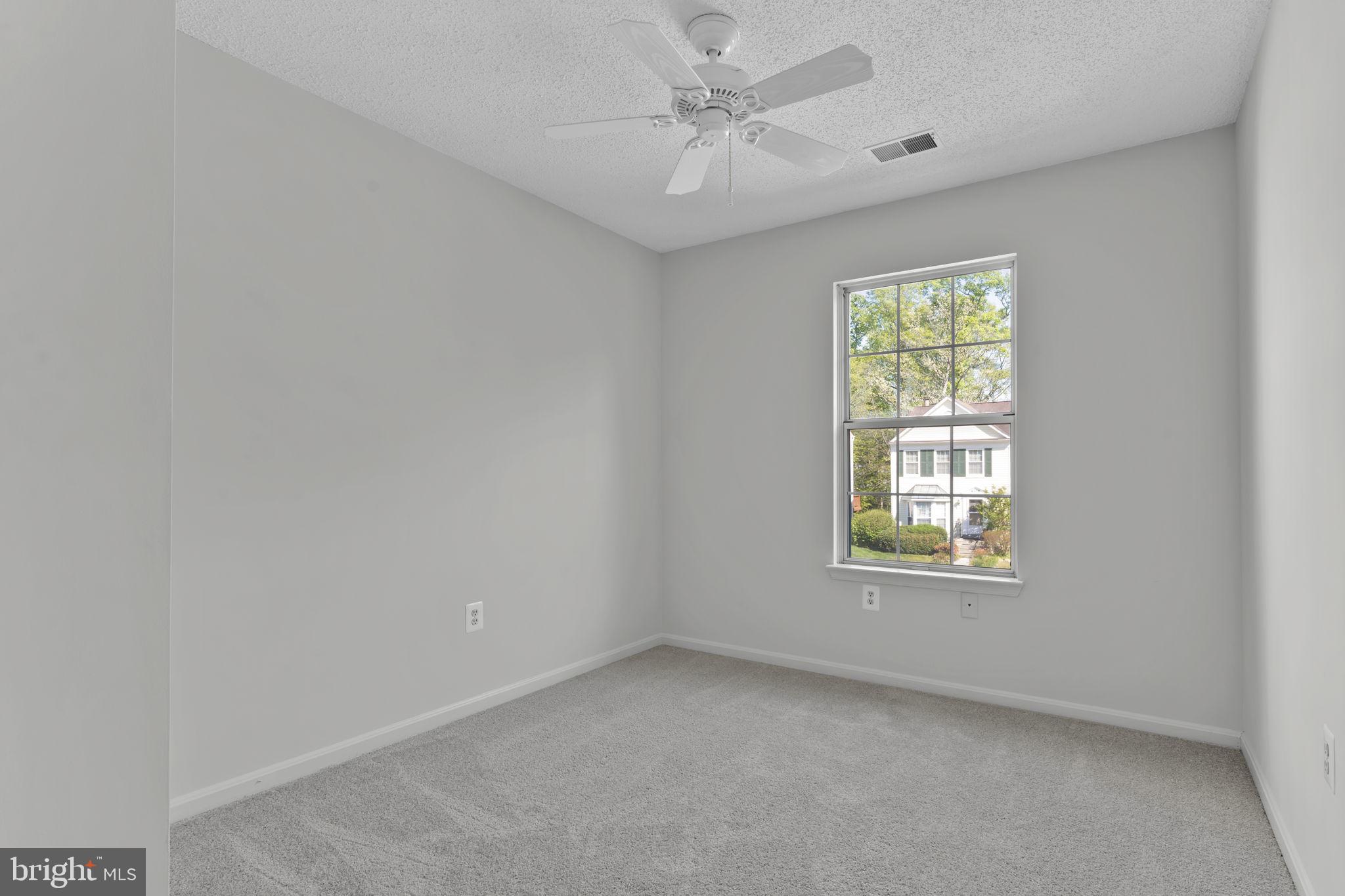 BURTONSVILLE - Residential