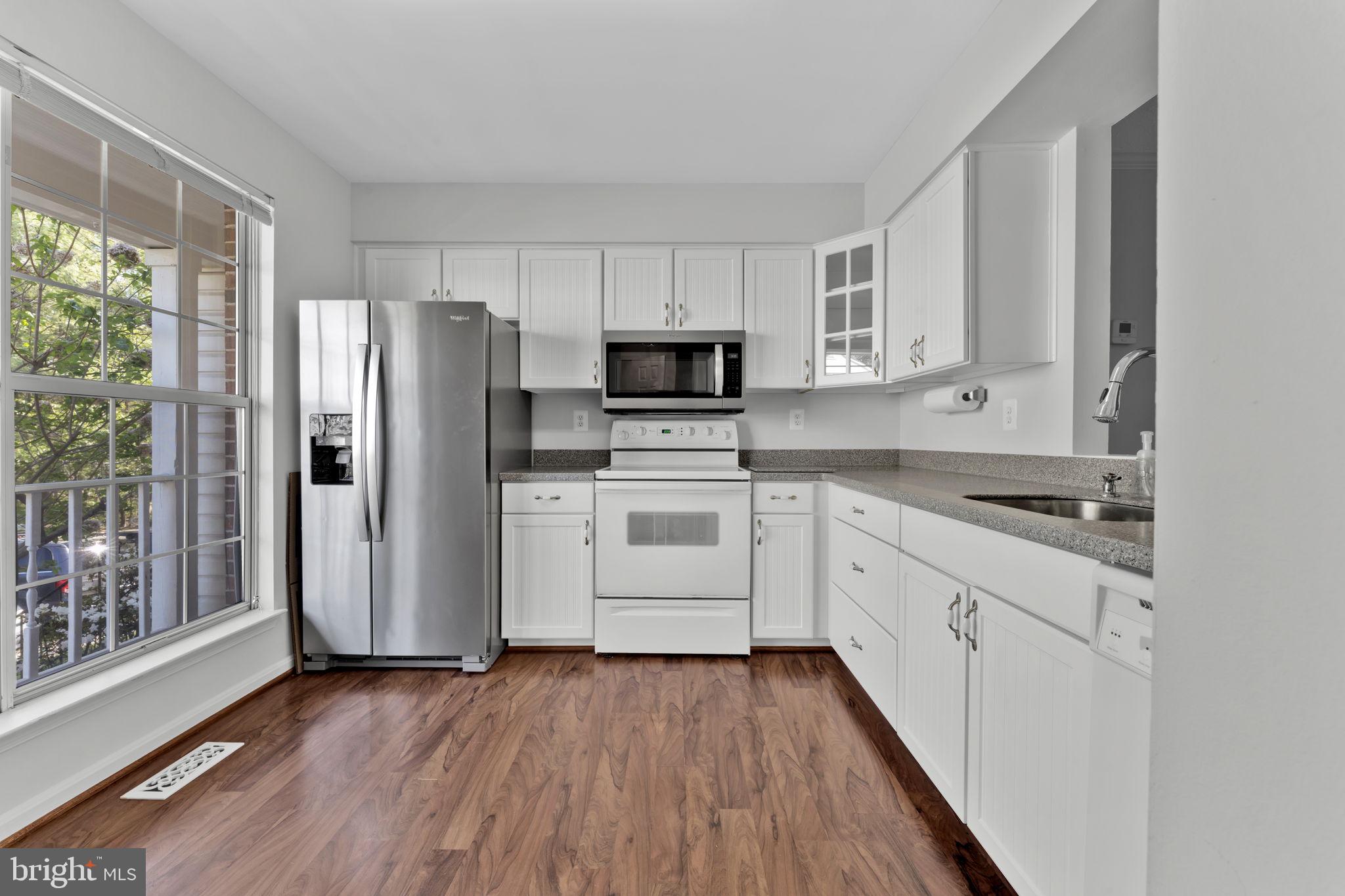 BURTONSVILLE - Residential