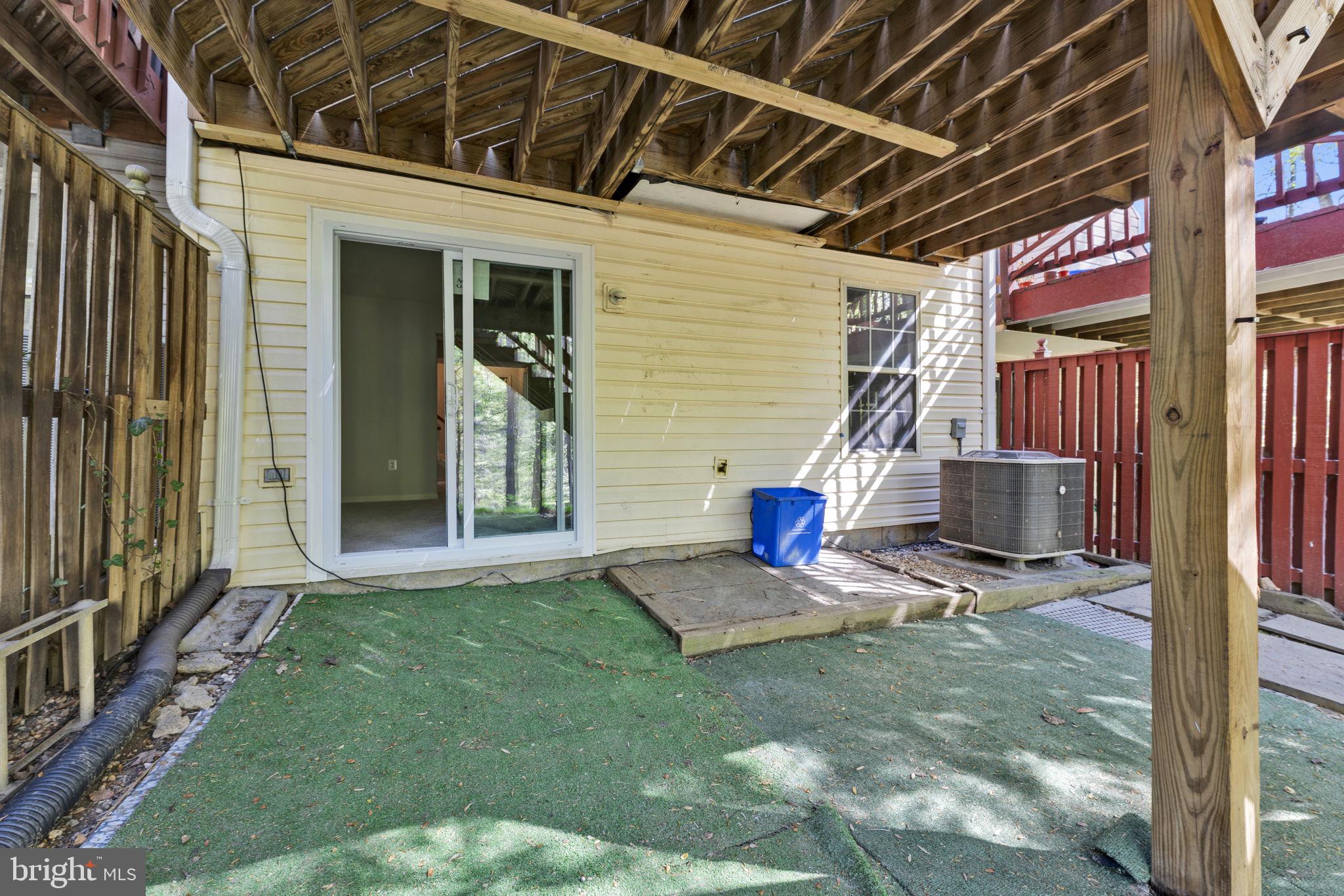 BURTONSVILLE - Residential