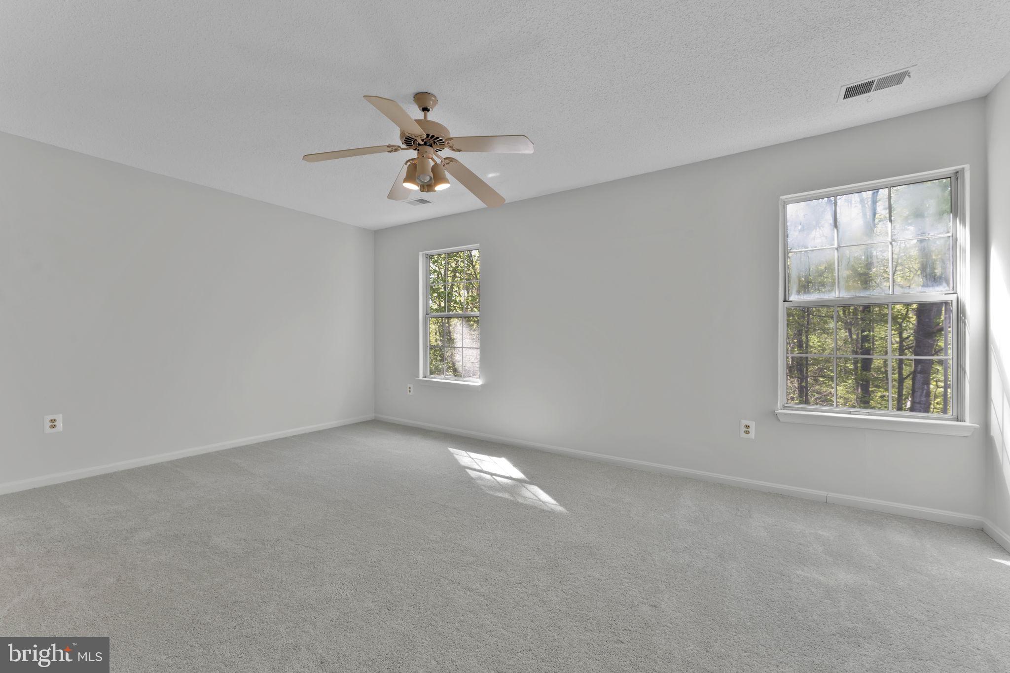 BURTONSVILLE - Residential