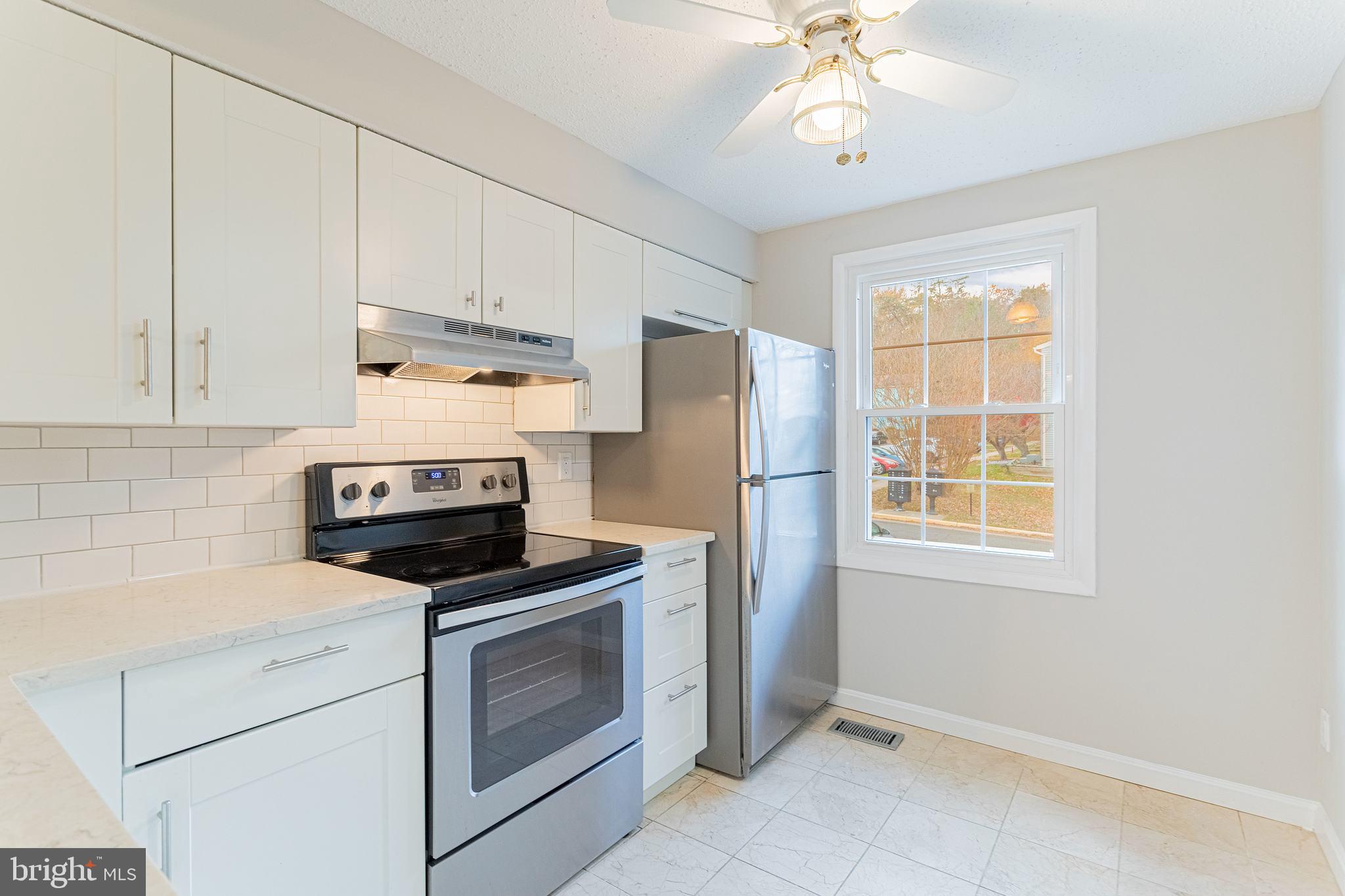 D EVEREUX WEST - Residential