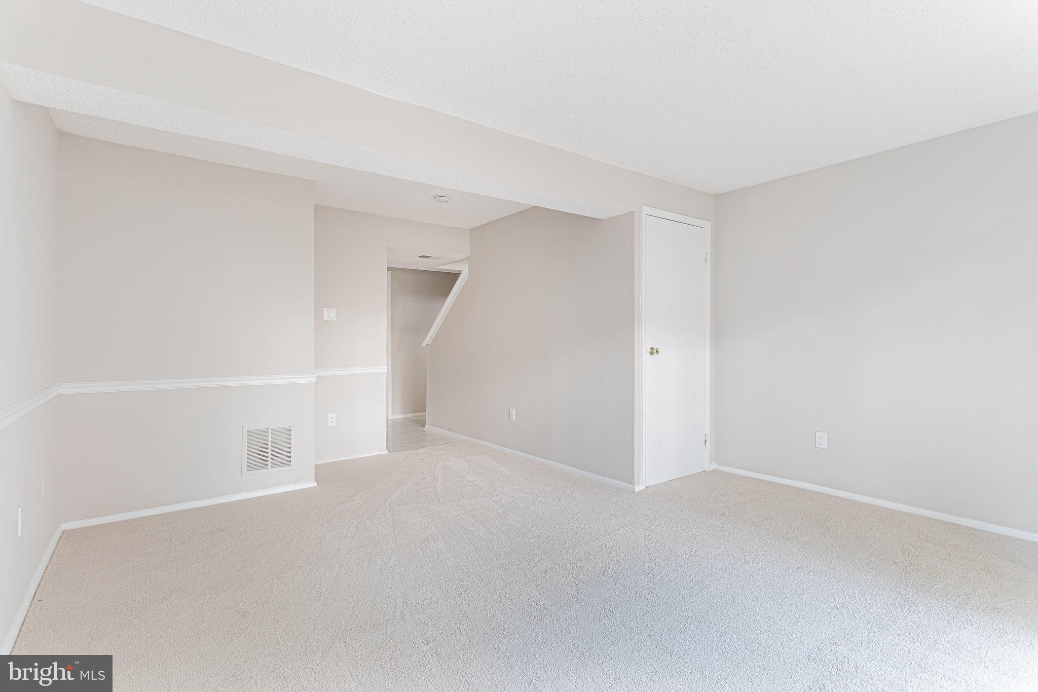 D EVEREUX WEST - Residential