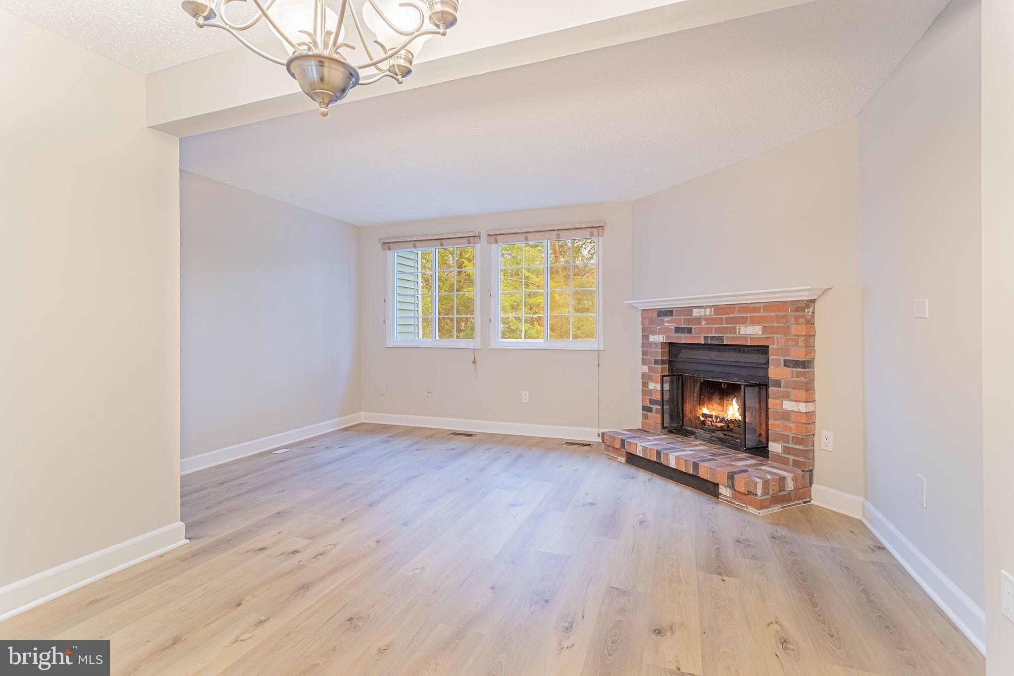 D EVEREUX WEST - Residential