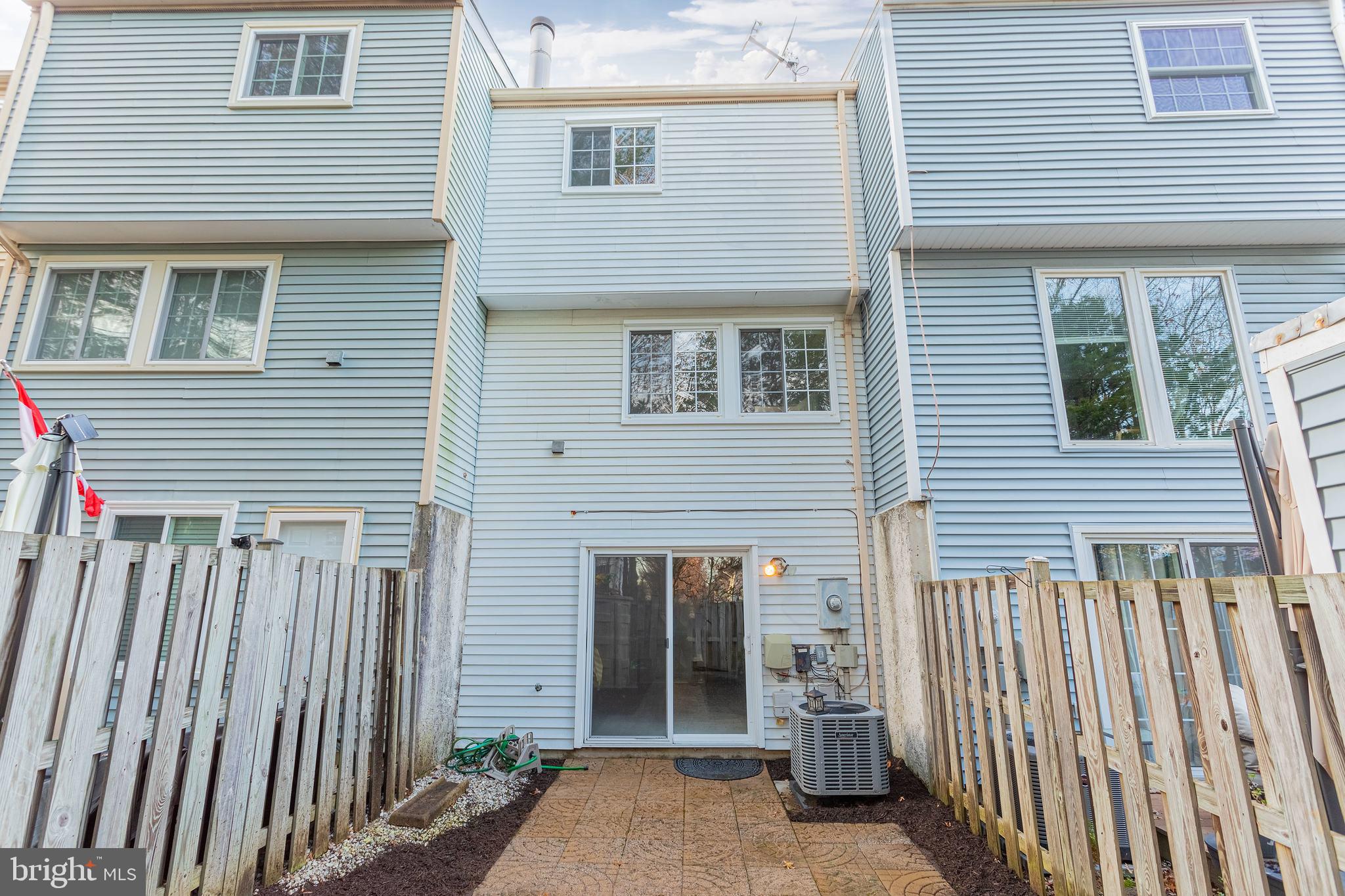 D EVEREUX WEST - Residential