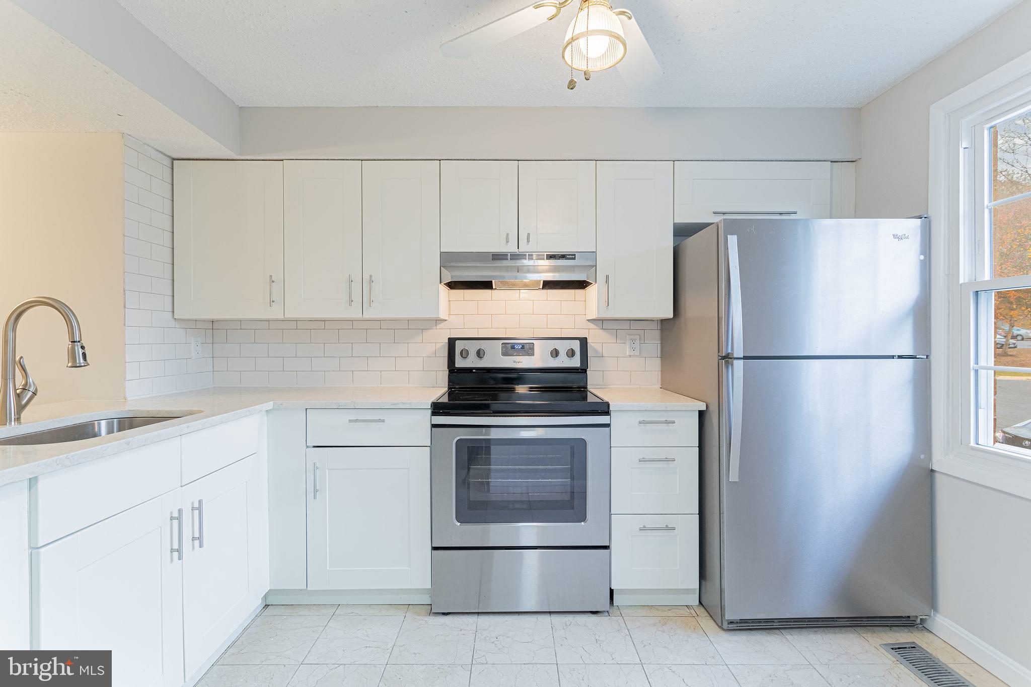 D EVEREUX WEST - Residential