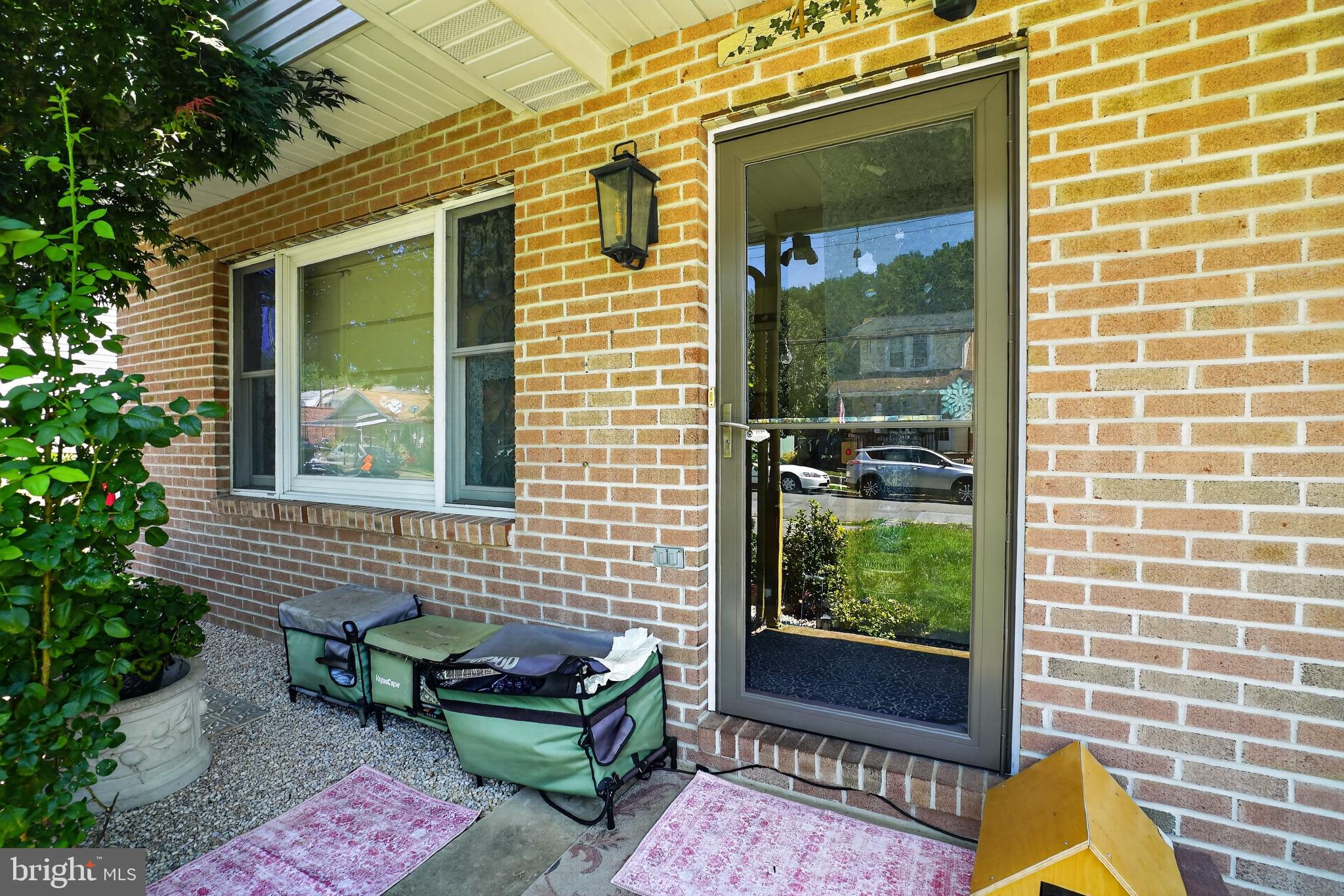 44 ALDINE AVENUE