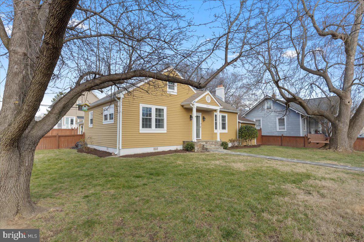 ADDISON HEIGHTS - Residential Lease