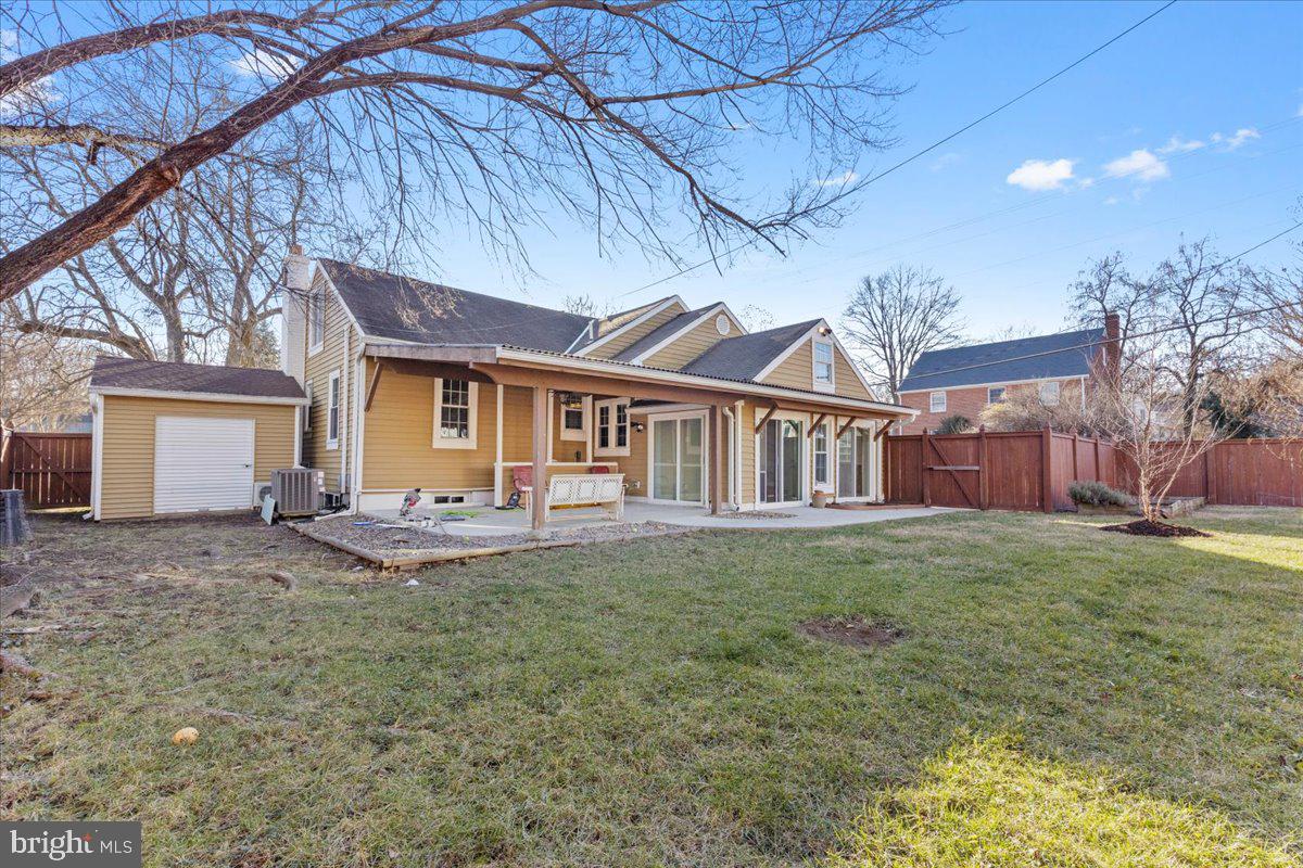 ADDISON HEIGHTS - Residential Lease