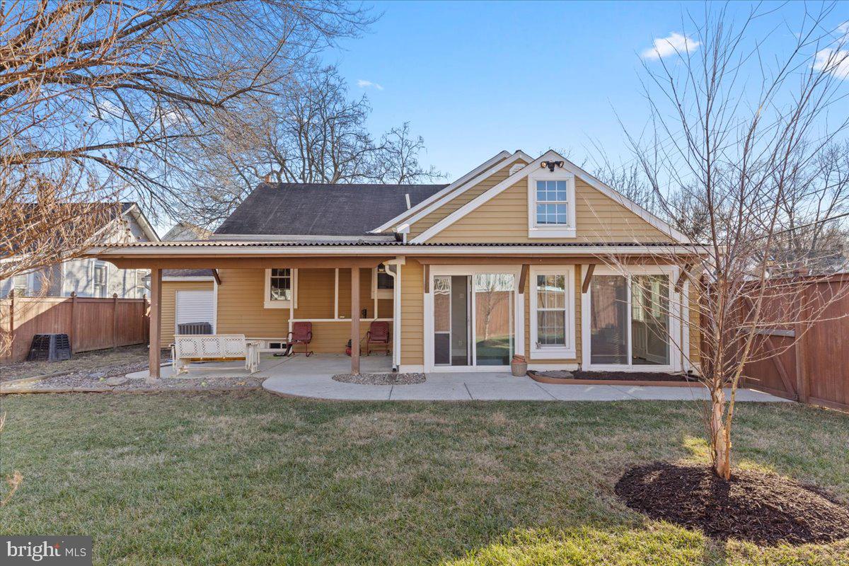 ADDISON HEIGHTS - Residential Lease