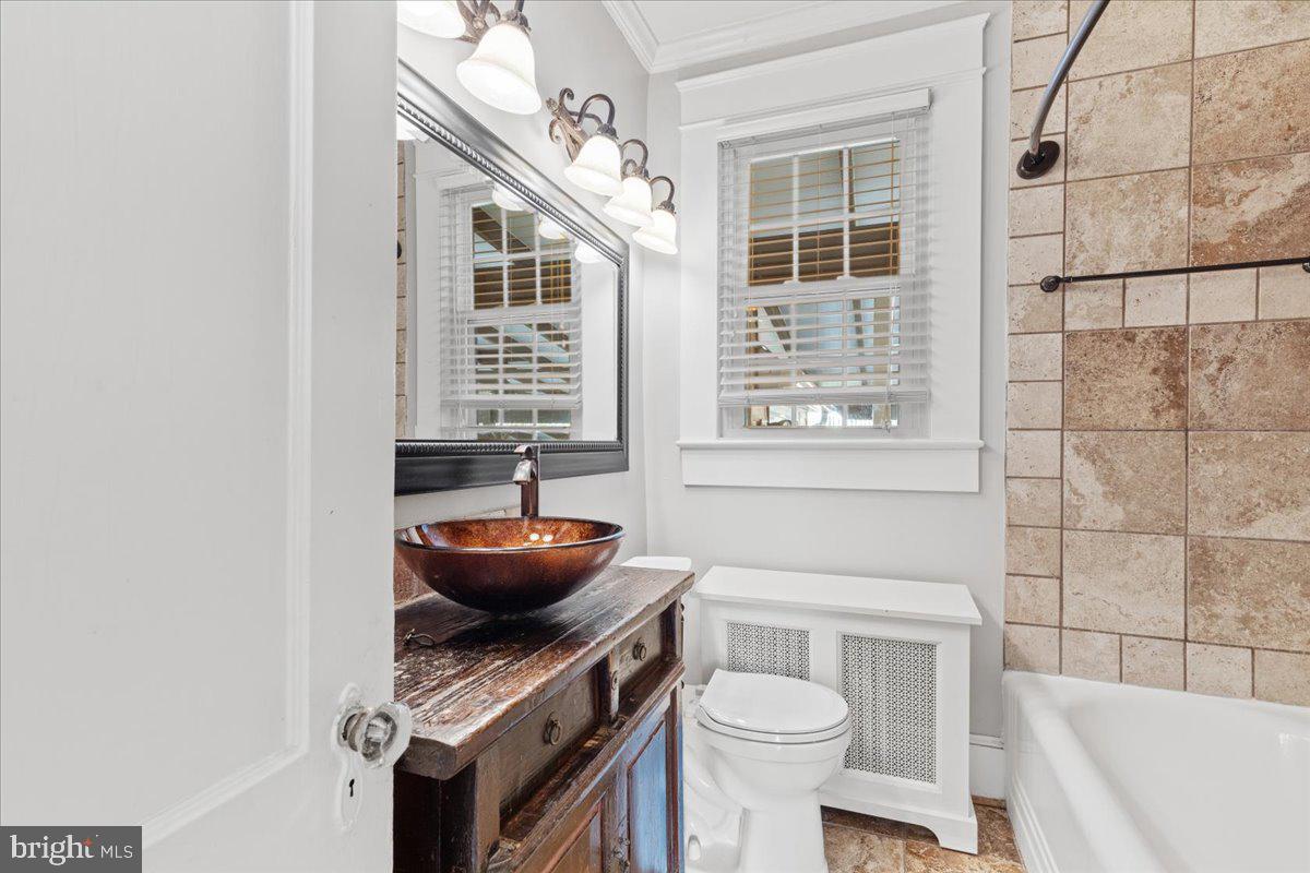 ADDISON HEIGHTS - Residential Lease