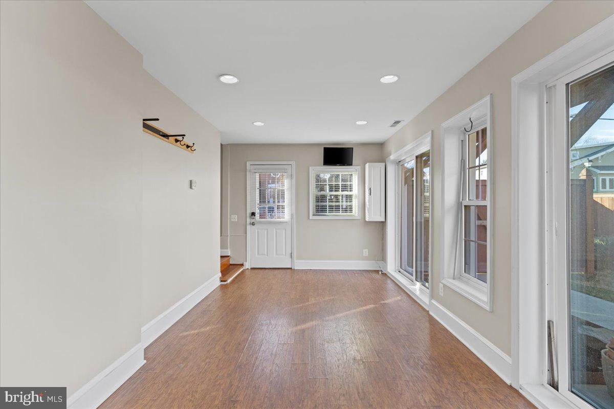 ADDISON HEIGHTS - Residential Lease