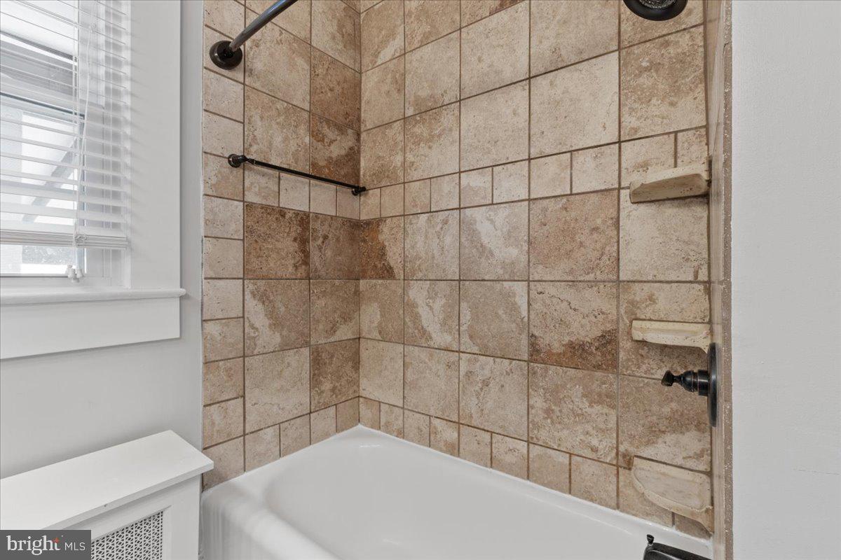 ADDISON HEIGHTS - Residential Lease