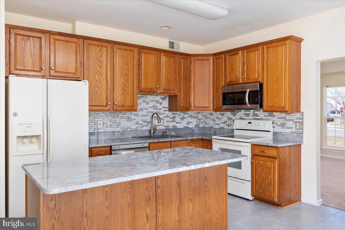 11131 KIRA COURT