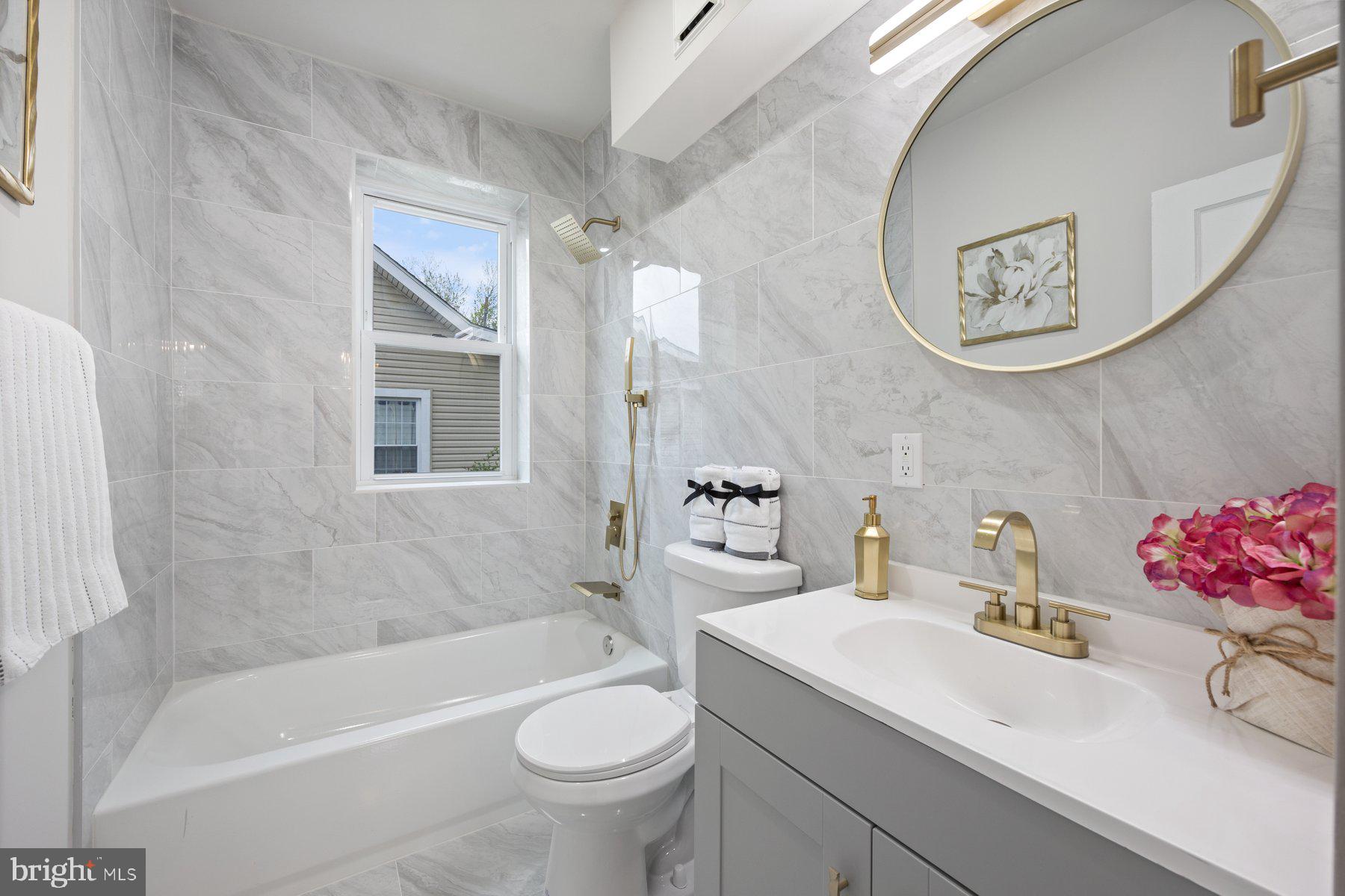 HAMILTON HILLS - Residential