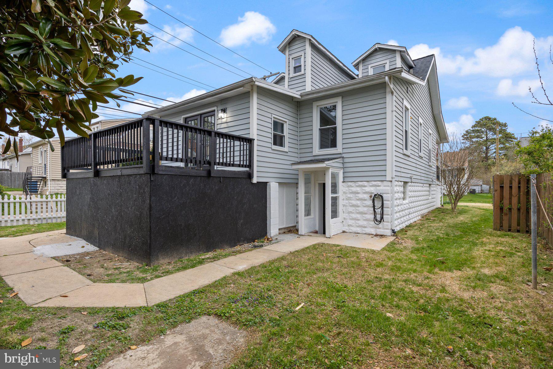 HAMILTON HILLS - Residential