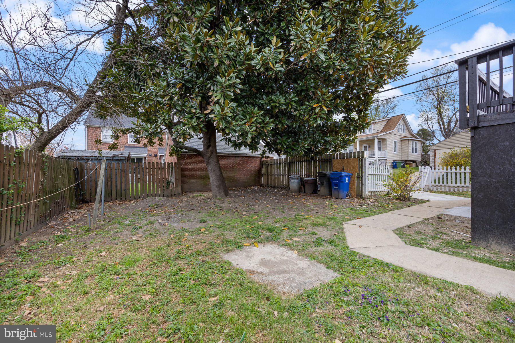 HAMILTON HILLS - Residential