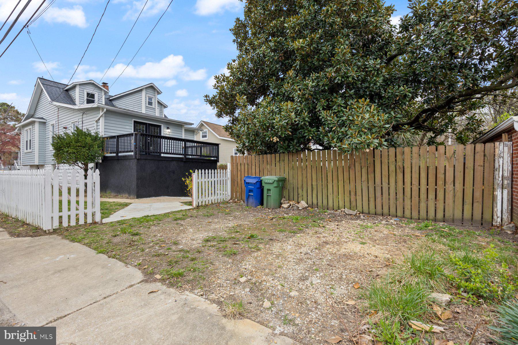 HAMILTON HILLS - Residential