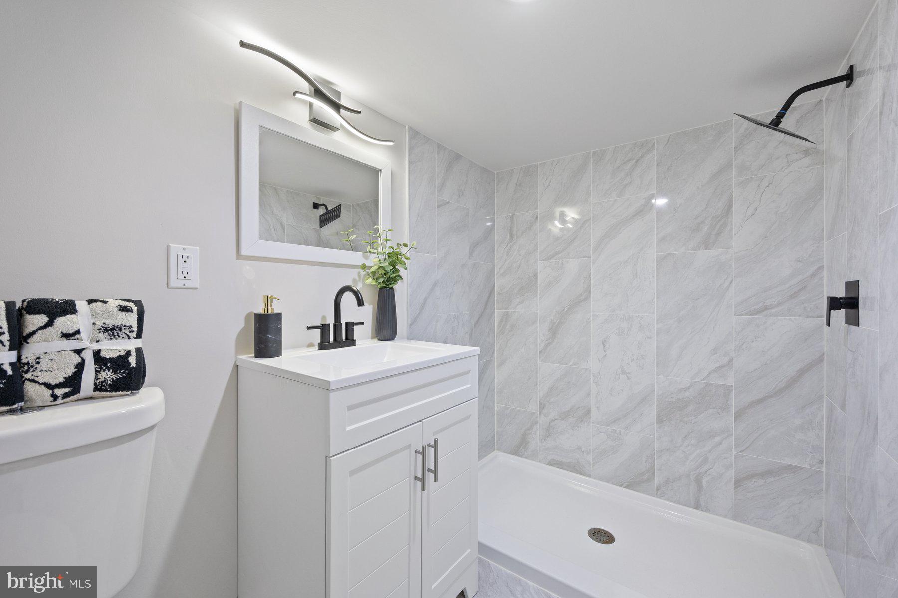 HAMILTON HILLS - Residential