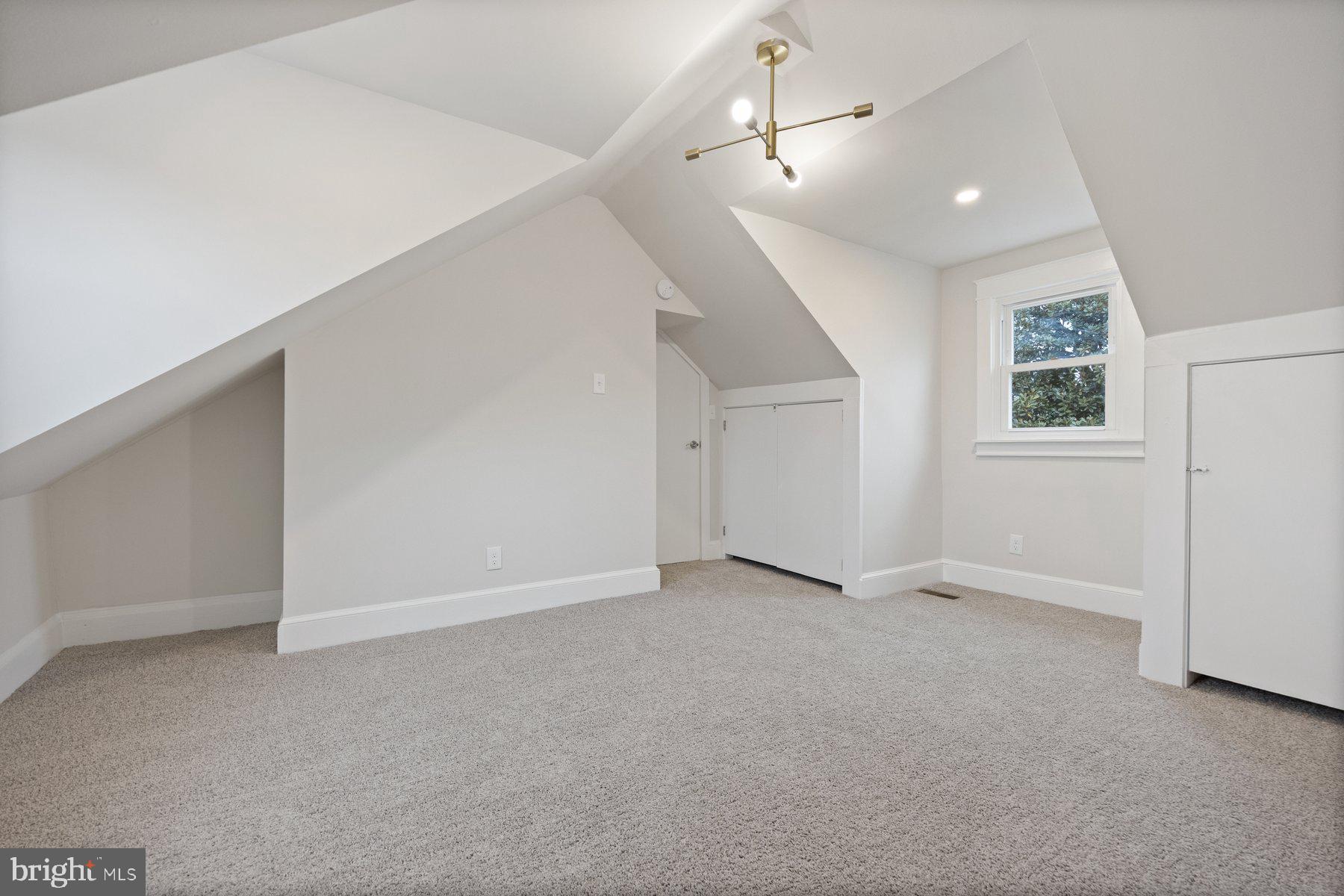 HAMILTON HILLS - Residential