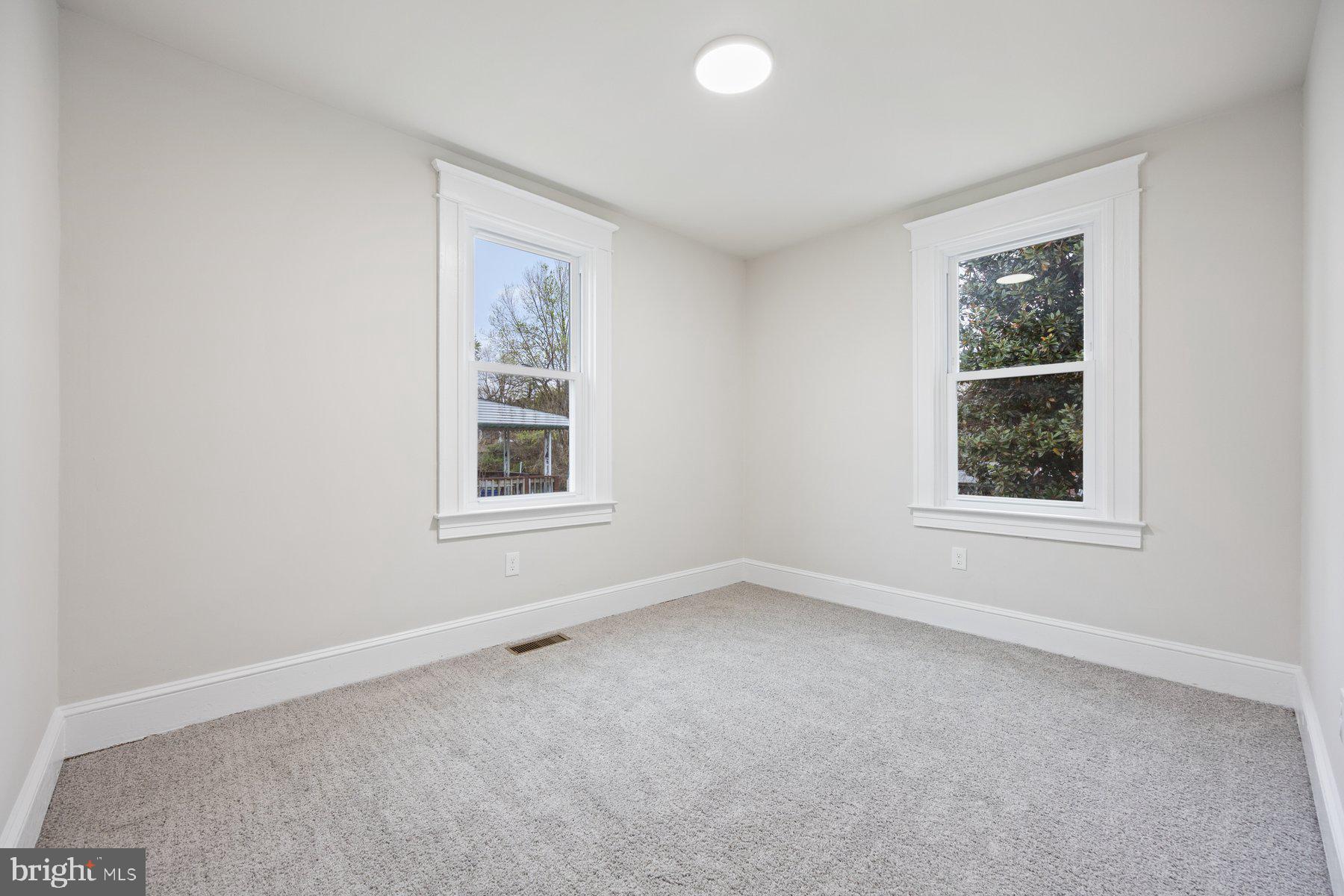 HAMILTON HILLS - Residential