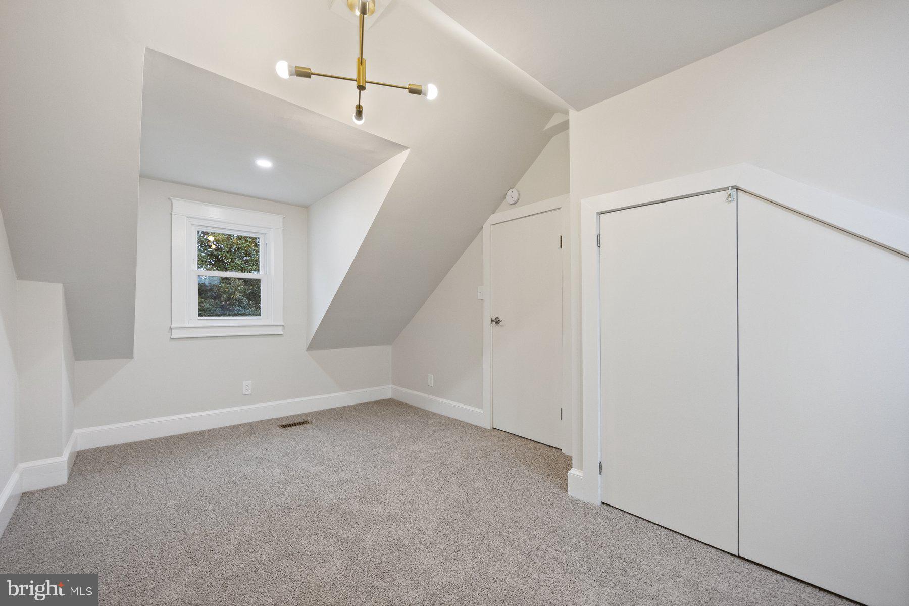 HAMILTON HILLS - Residential