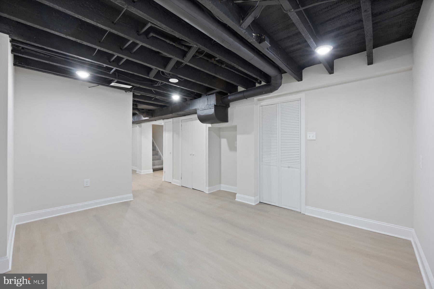 HAMILTON HILLS - Residential