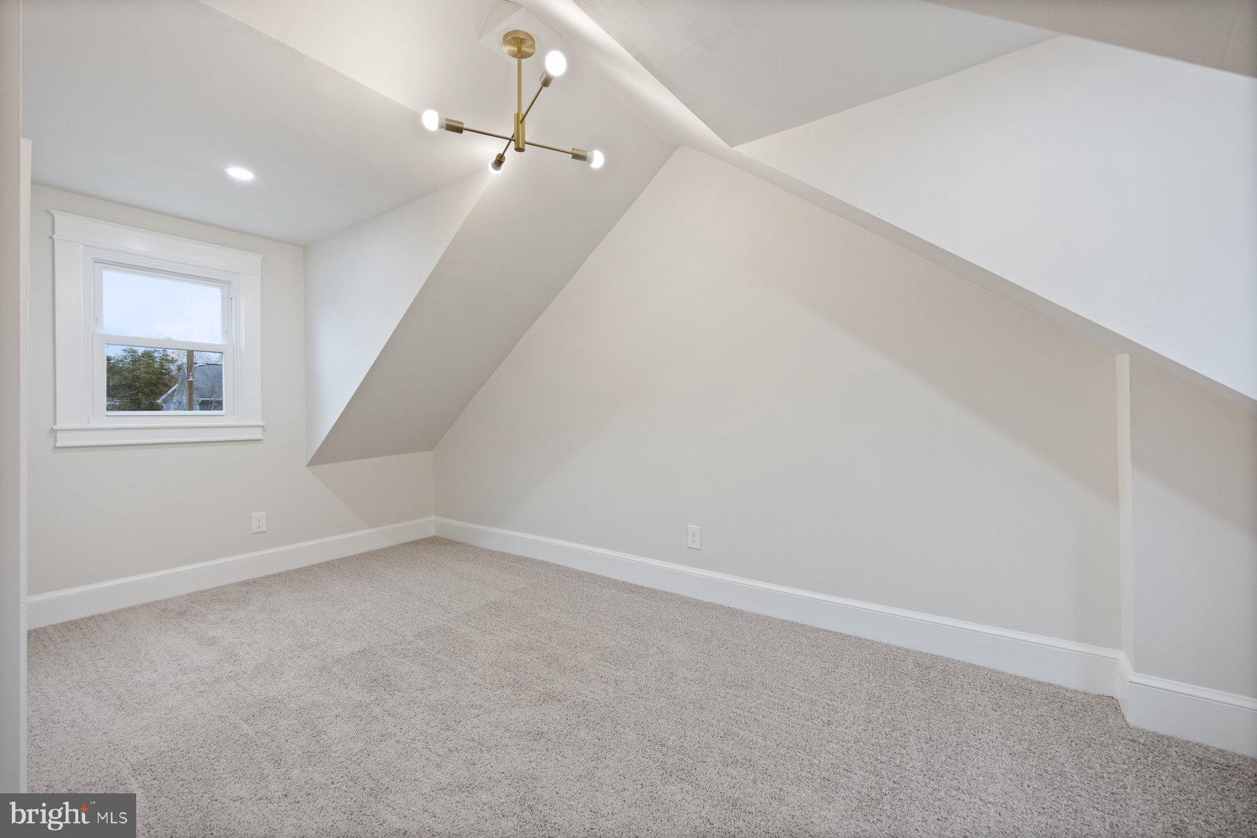 HAMILTON HILLS - Residential