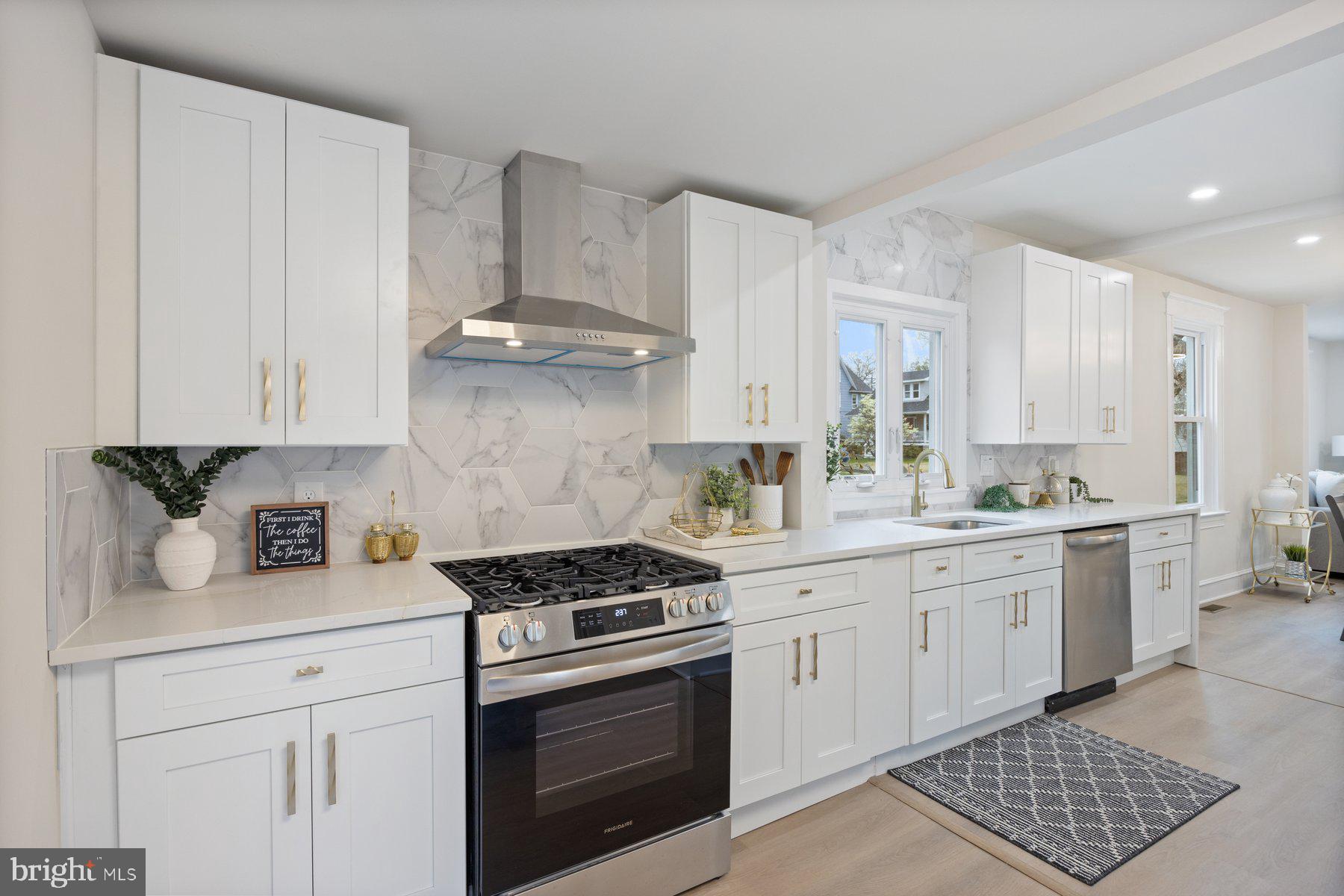 HAMILTON HILLS - Residential