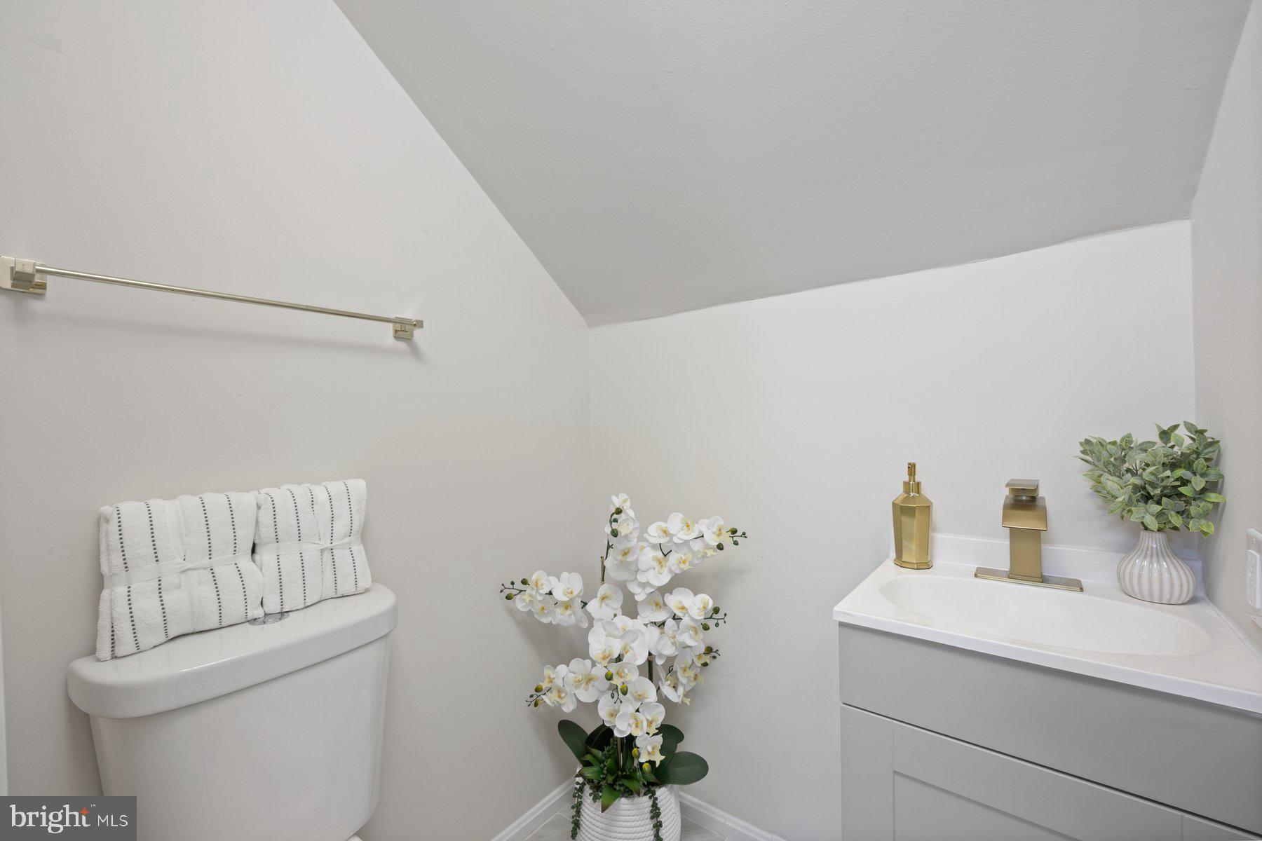 HAMILTON HILLS - Residential