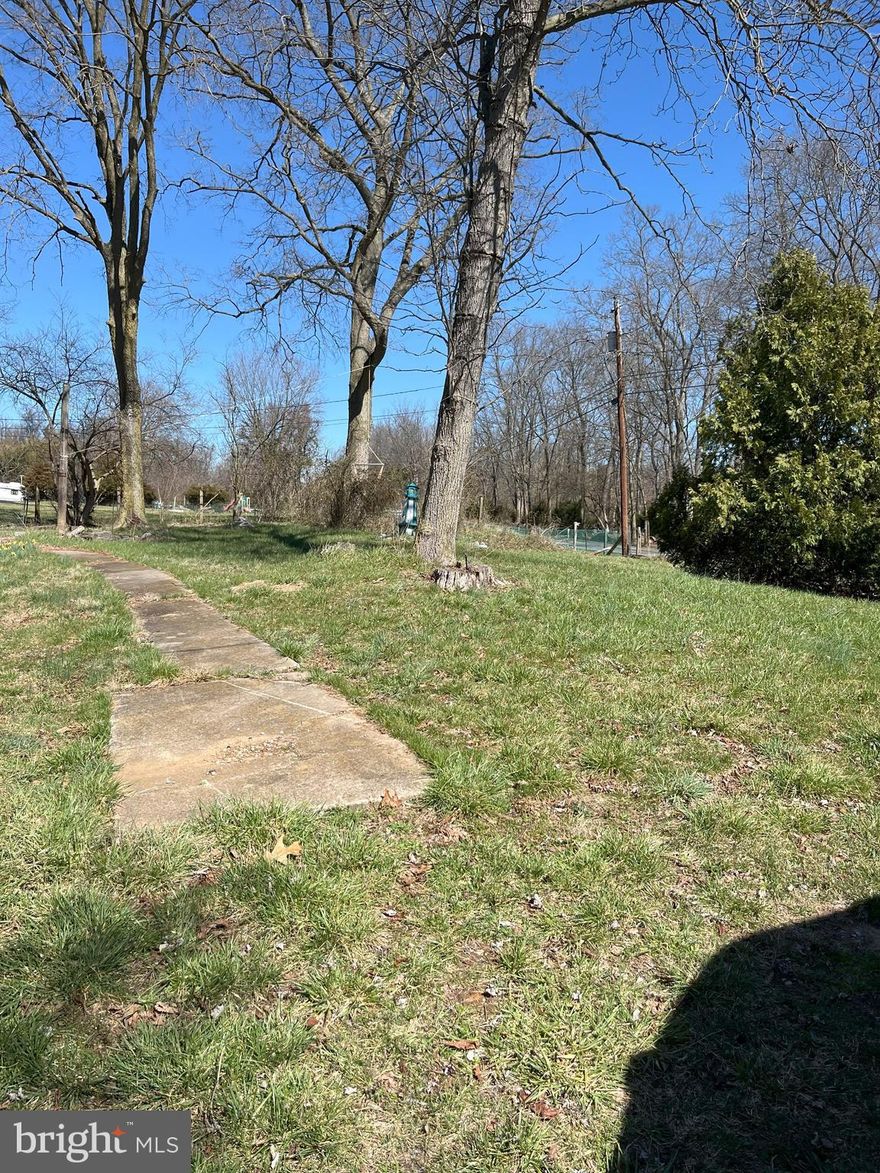 Nice .54 acre level  lot in Jefferson County with well ,septic and electric. The home burnt down so the new buyers will be responsible for removing the foundation, etc... Selling as is. Cars that are currently on the lot will be moved.  A Must See!!