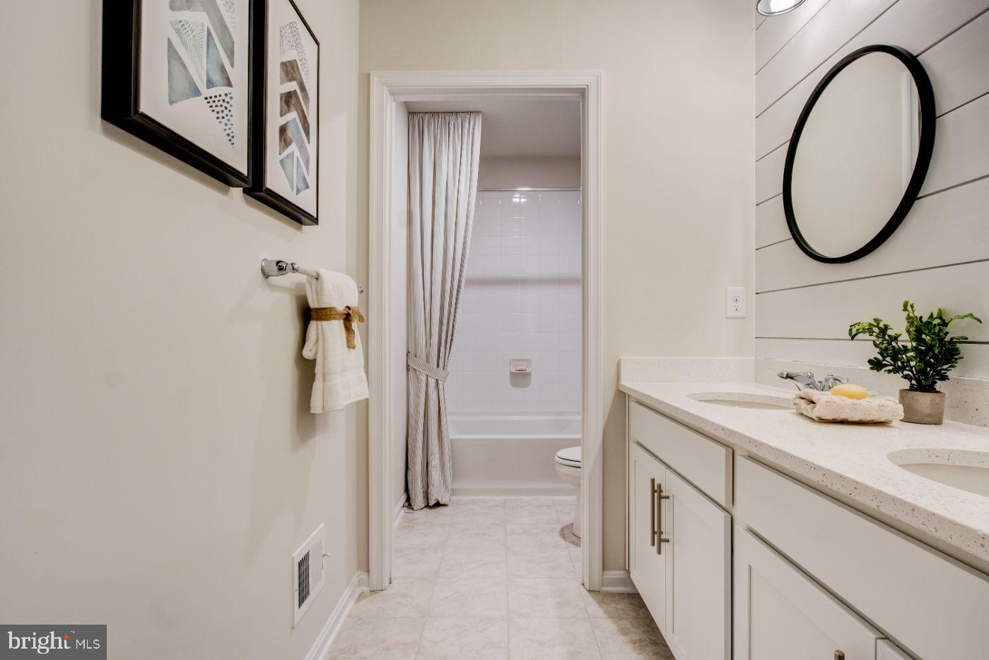 ROBINSONS PARADISE - Residential