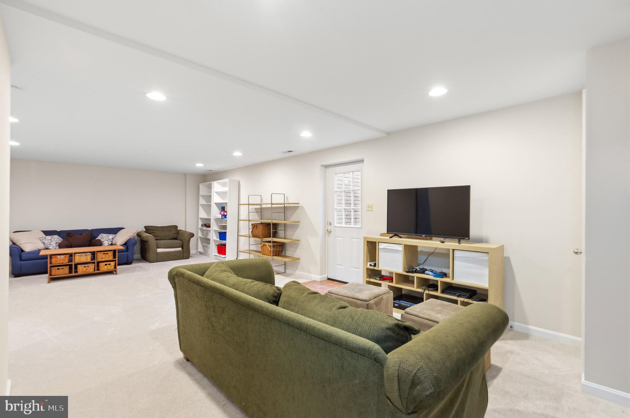 ORIOLE LANDING - Residential