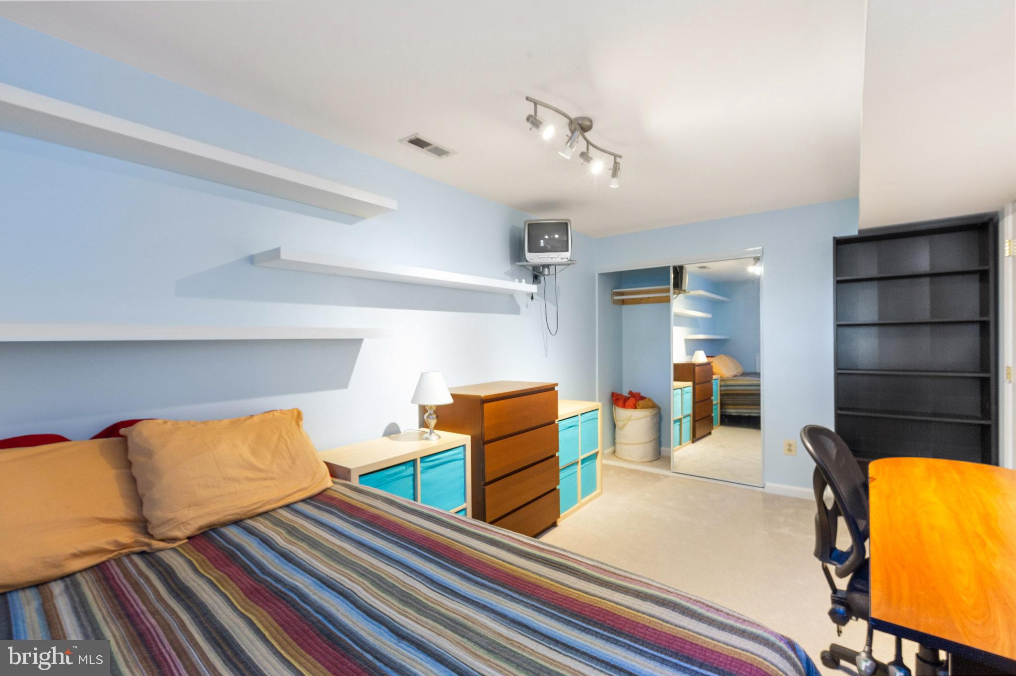 ORIOLE LANDING - Residential