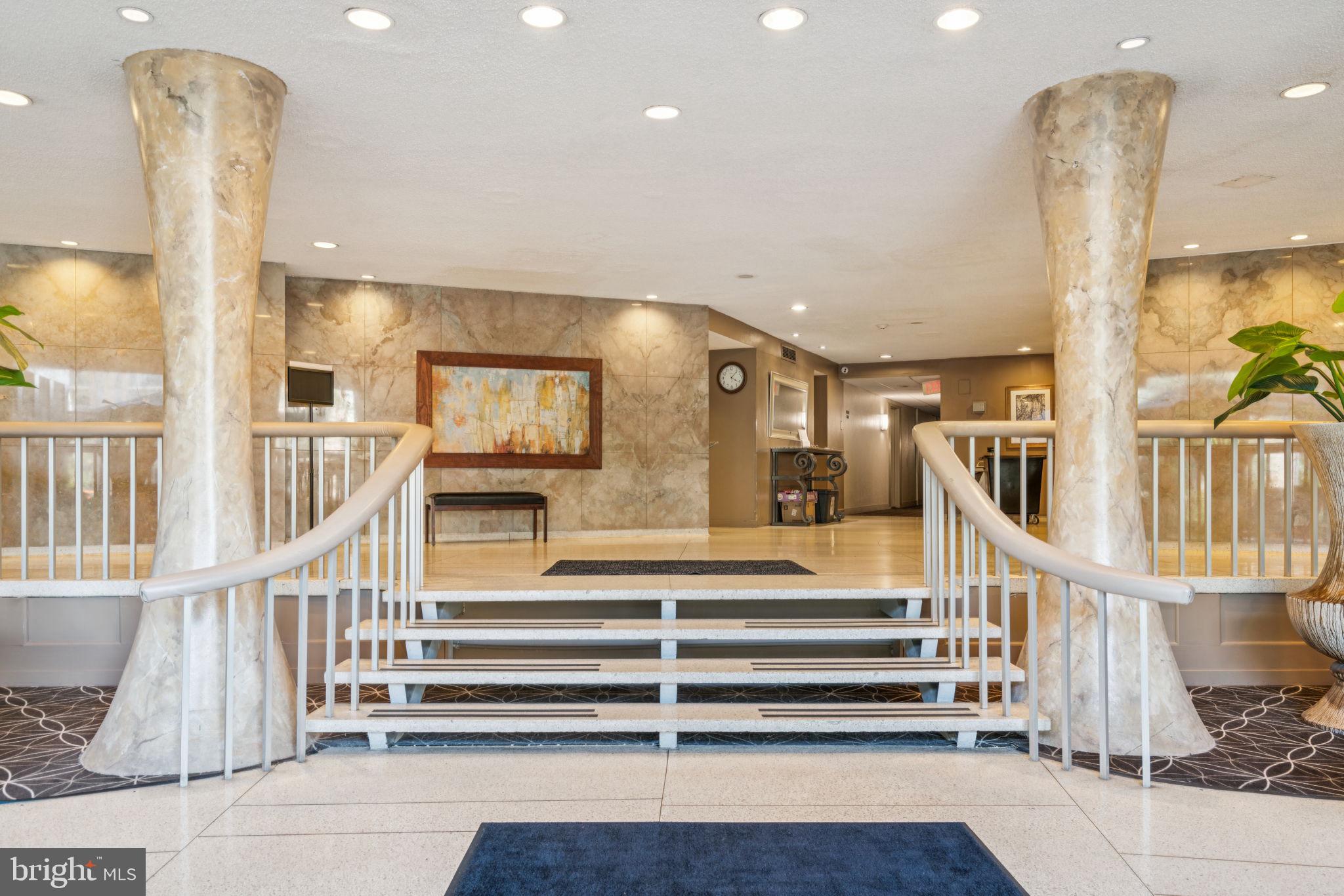 100 WEST AVENUE 527-S