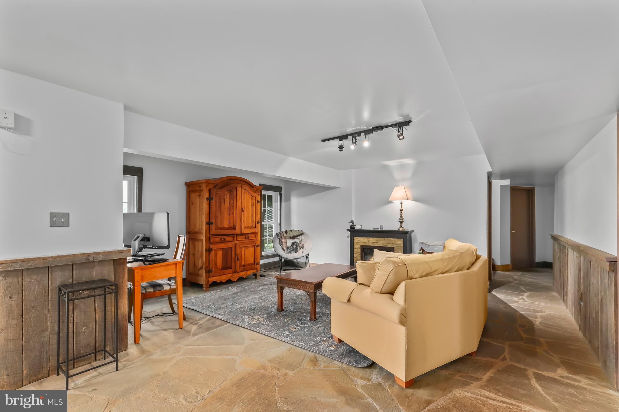 HIGHLAND - Residential