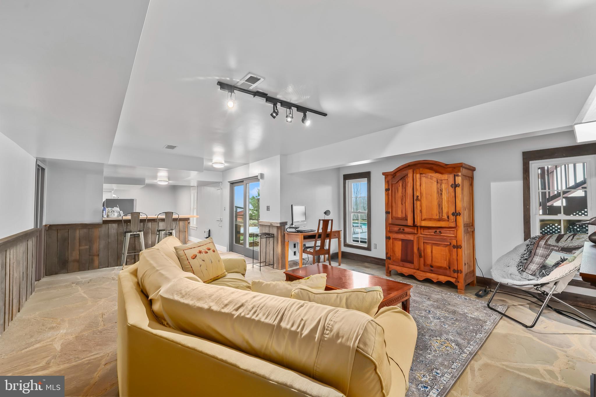 HIGHLAND - Residential