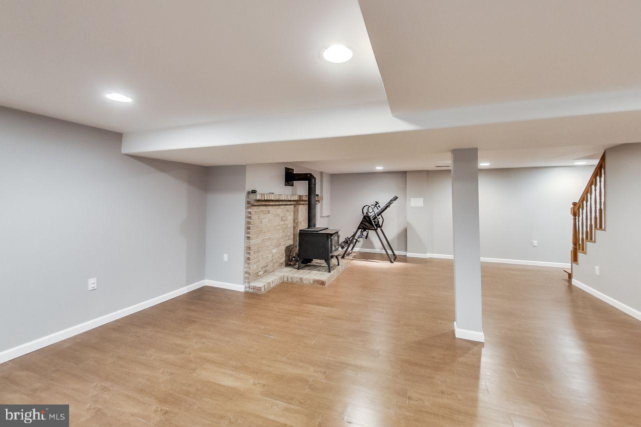 GLENMONT HILLS - Residential Lease