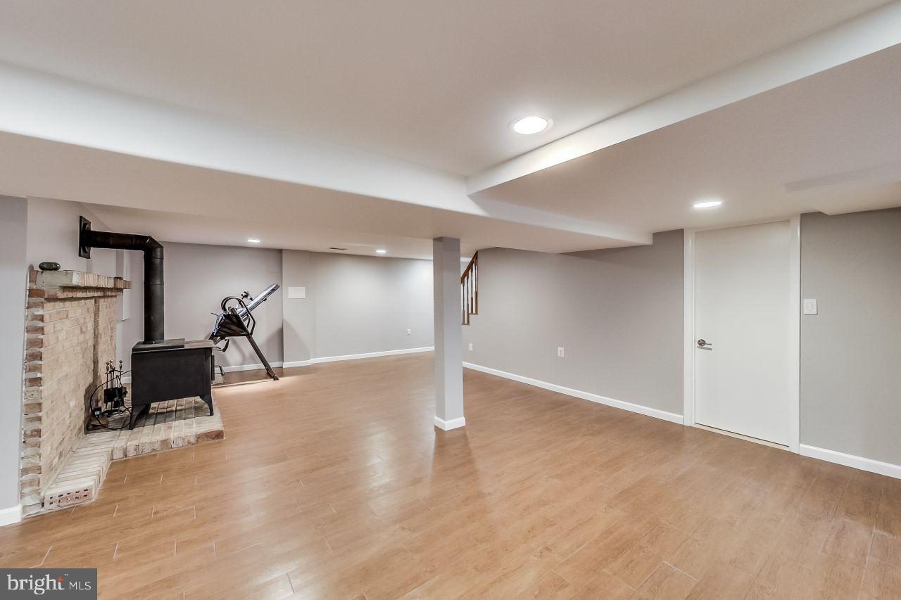 GLENMONT HILLS - Residential Lease