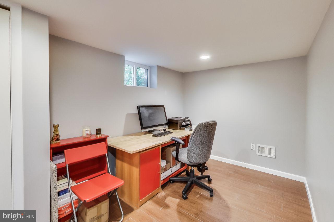 GLENMONT HILLS - Residential Lease