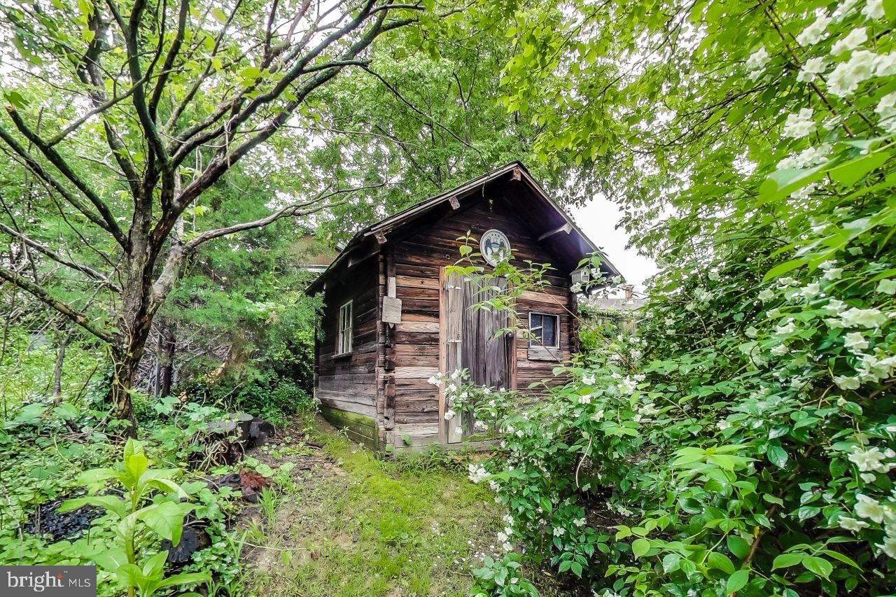 GLENMONT HILLS - Residential Lease