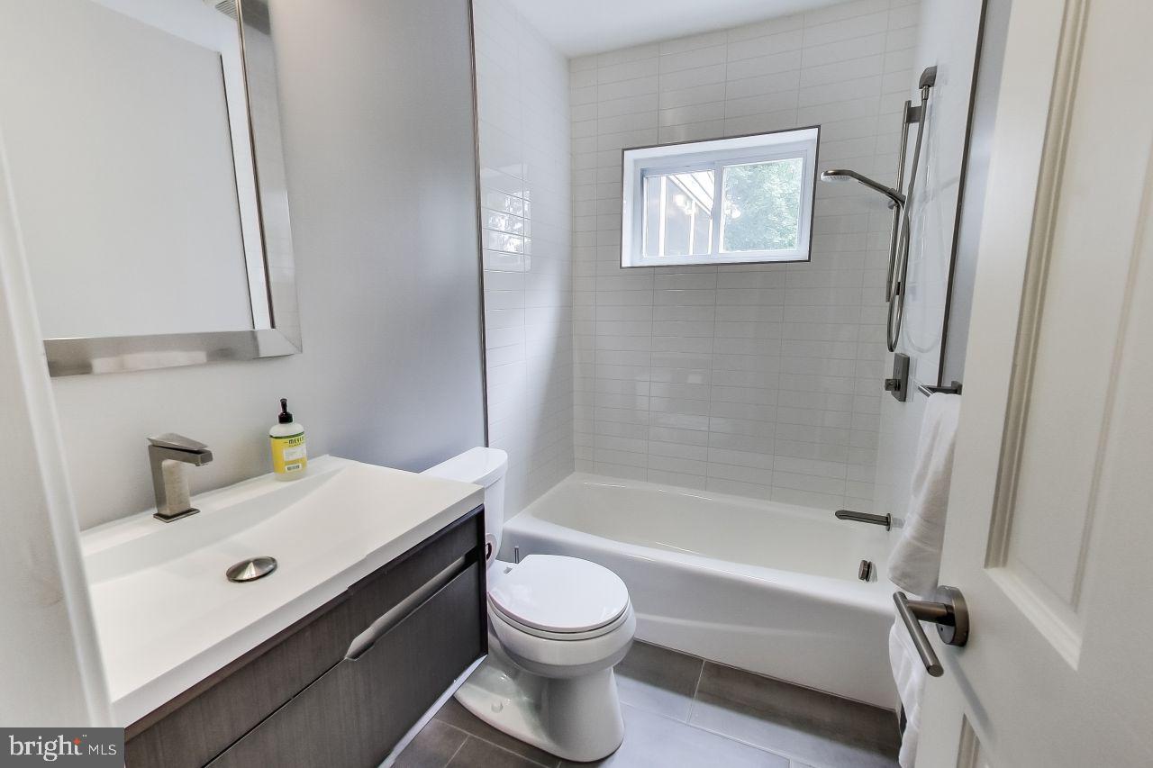 GLENMONT HILLS - Residential Lease