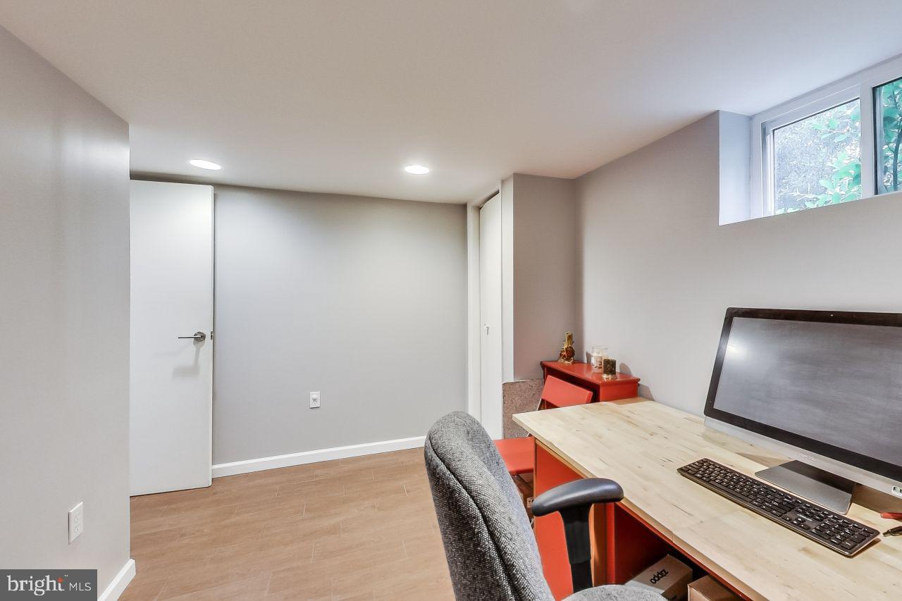 GLENMONT HILLS - Residential Lease