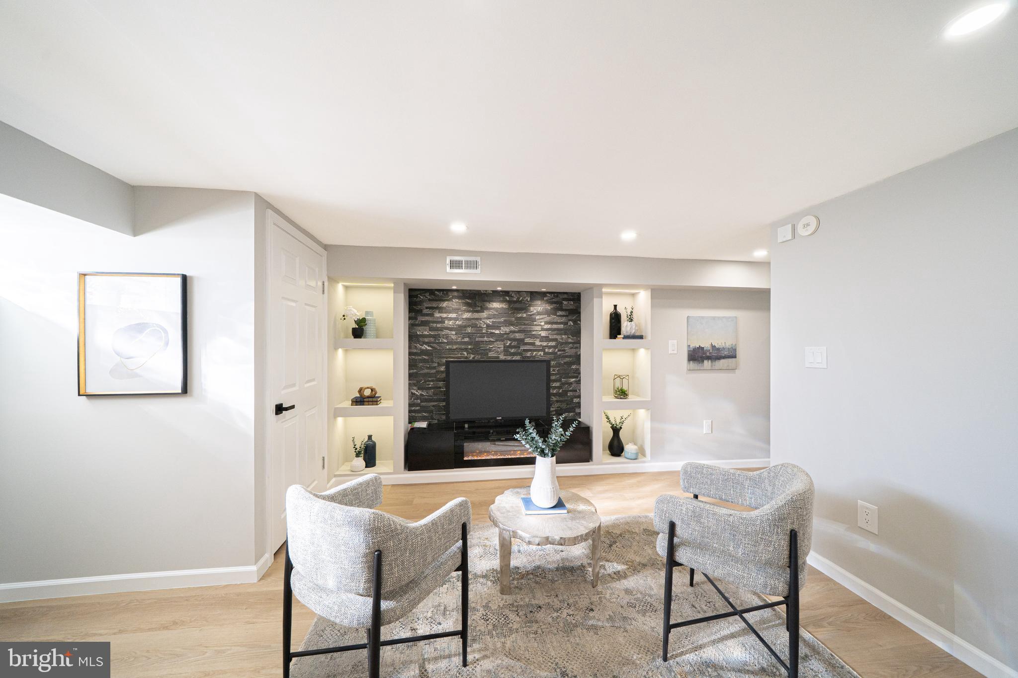 MAYFAIR - Residential