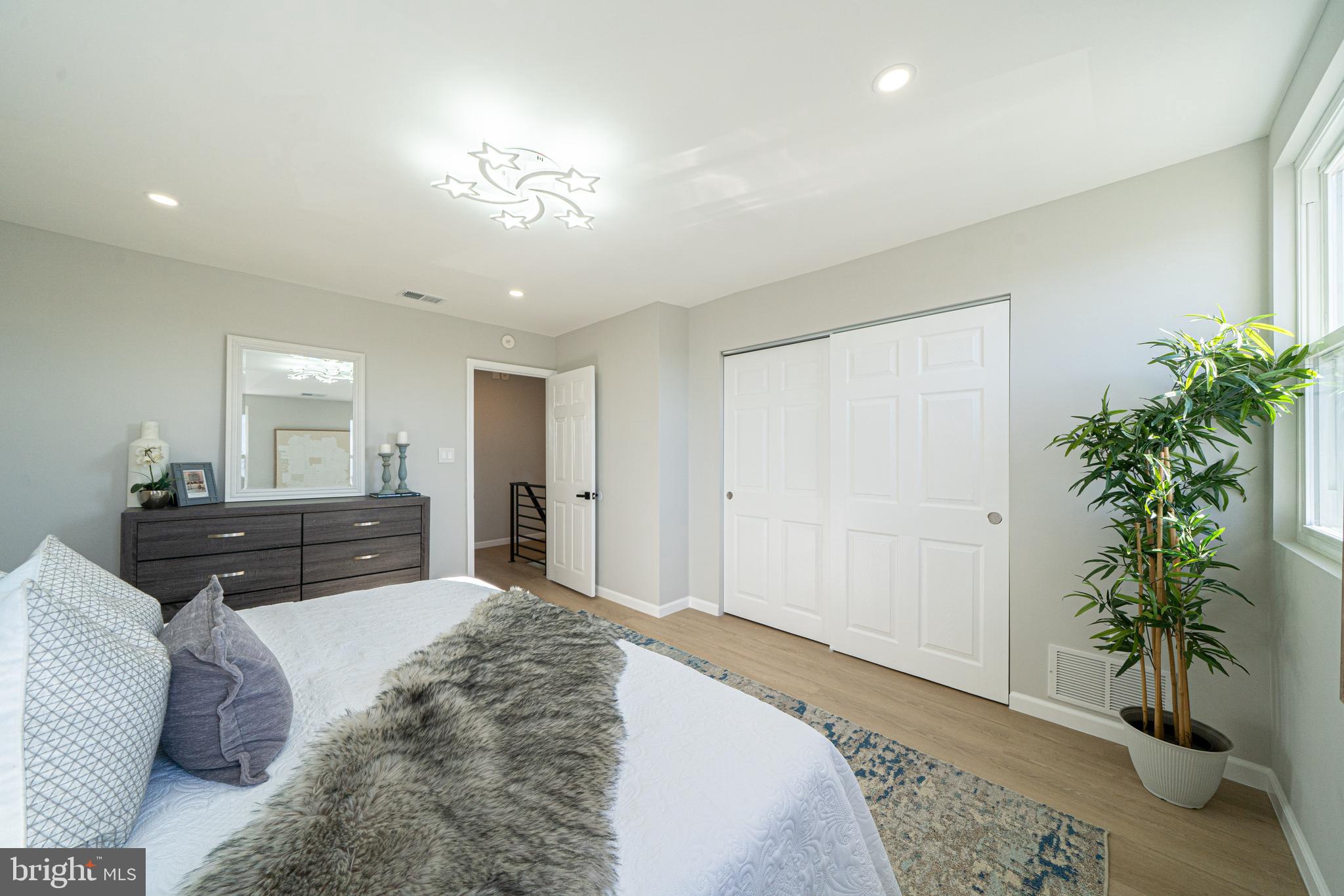 MAYFAIR - Residential