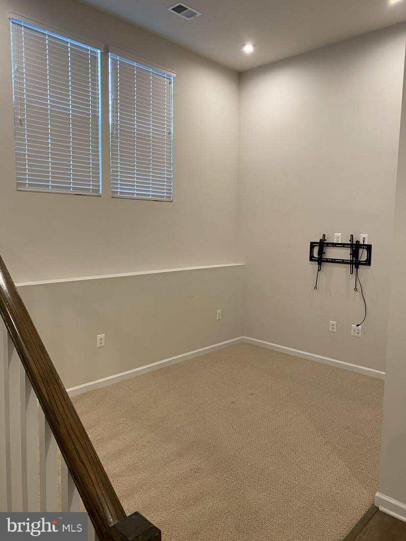 PRESIDENTS POINTE - Residential Lease