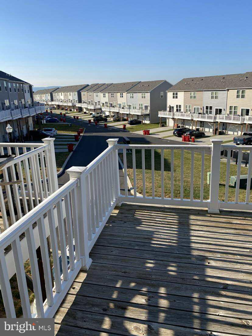 PRESIDENTS POINTE - Residential Lease