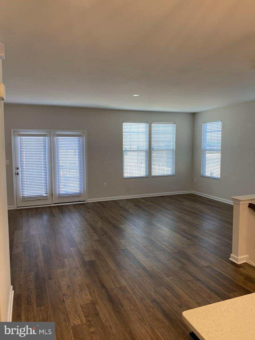 PRESIDENTS POINTE - Residential Lease