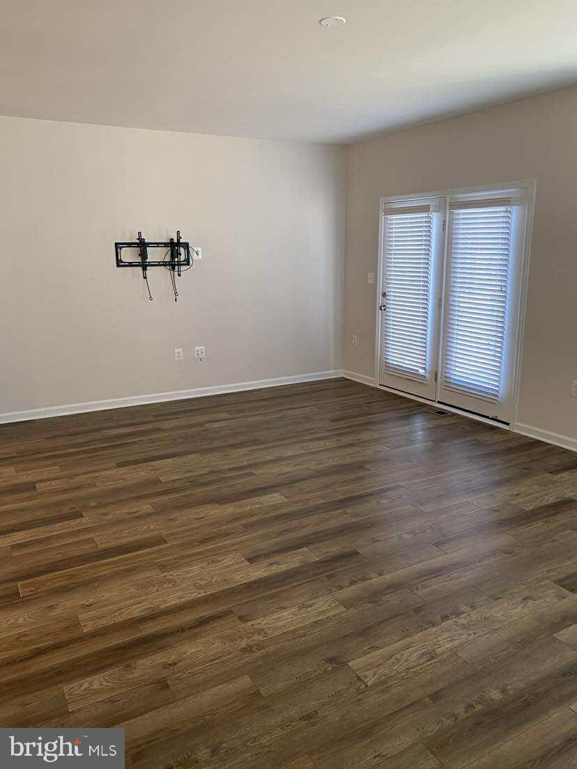 PRESIDENTS POINTE - Residential Lease